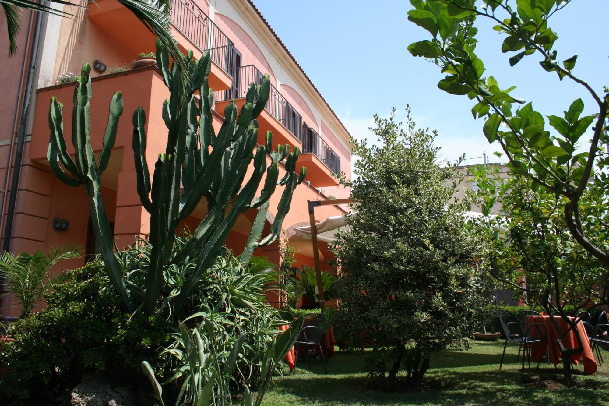 סאפרי Hotel Locanda Dei Trecento מראה חיצוני תמונה